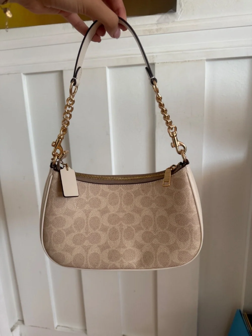 Coach Outlet Teri Shoulder Bag In Signature Canvas